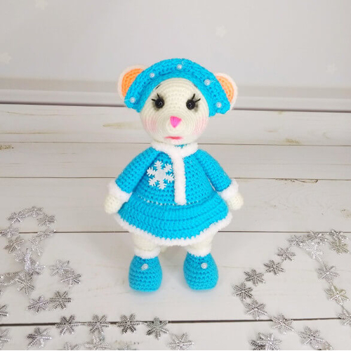 Вязаная игрушка Снегурочка мышка на Новый год