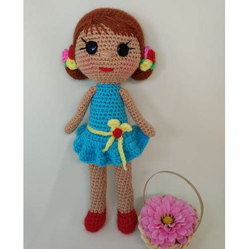 Кукла амигуруми в голубом платье
