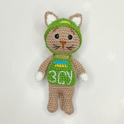Вязаная игрушка Котик ЗСУ крючком