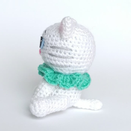 Вязаная игрушка Котик белый