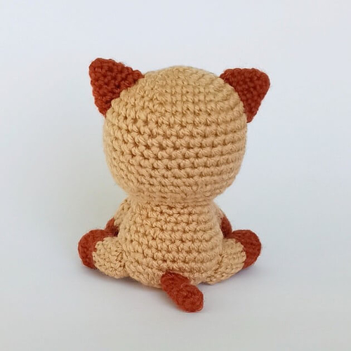маленький котик крючком